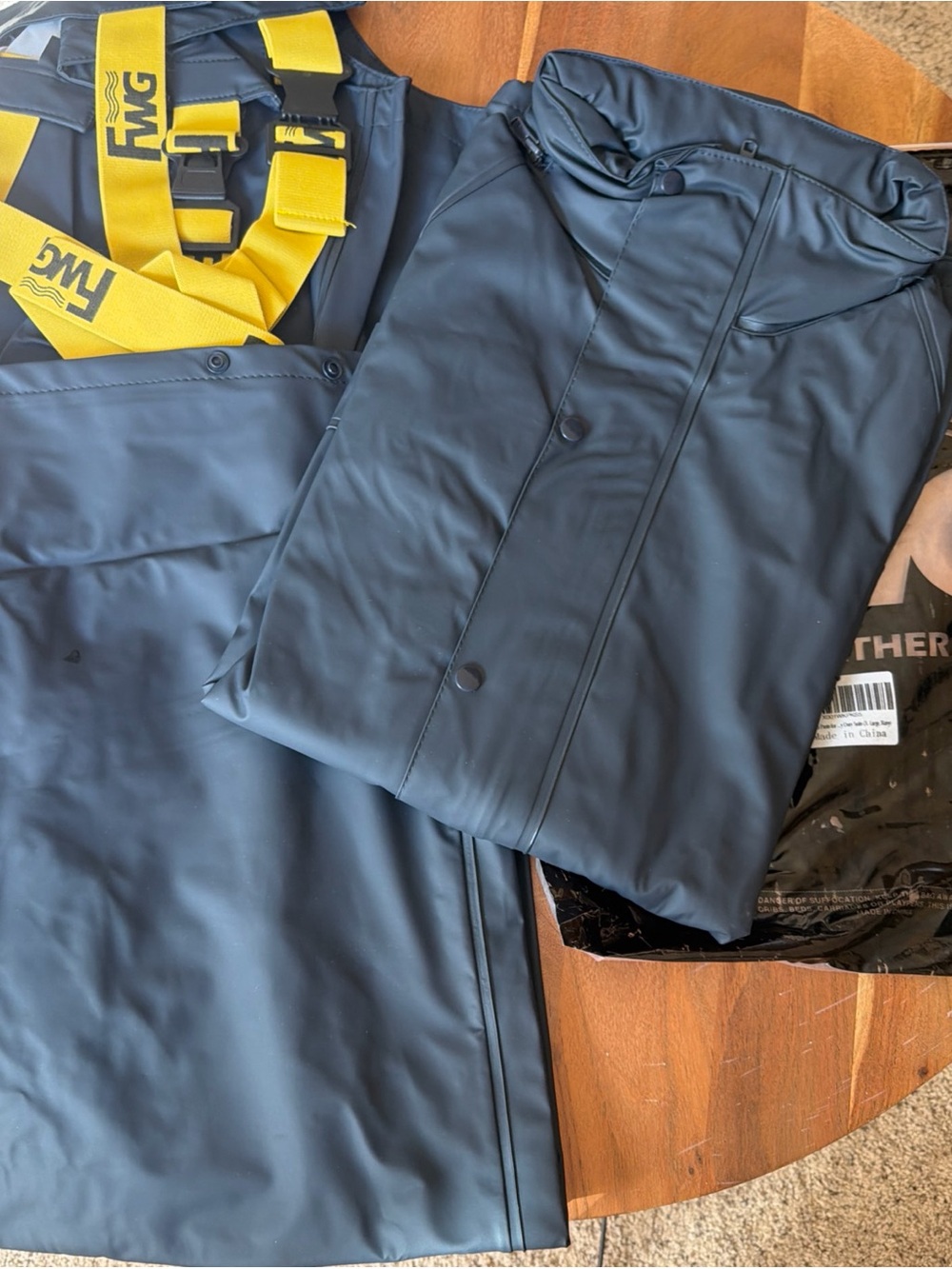 FWG Foul Weather Gear Waterproof Navy Rain Jacket and Bib Men’s Small New in Pkg